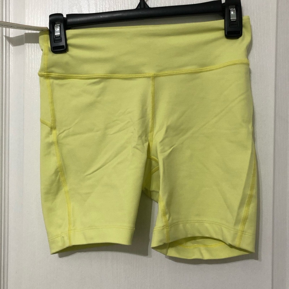 Outdoor Voices Move Free 6" Shorts Gecko Yellow Womens Small W701543-TSW-GKO-3